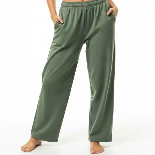 Lounge women’s sweatpants manufactured by RYZEAL SOURCING in Bangladesh, perfect for everyday comfort and leisurewear.